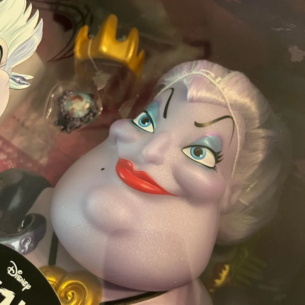 Disney Villains Ursula Collectible with Purple and Black Accents styling head